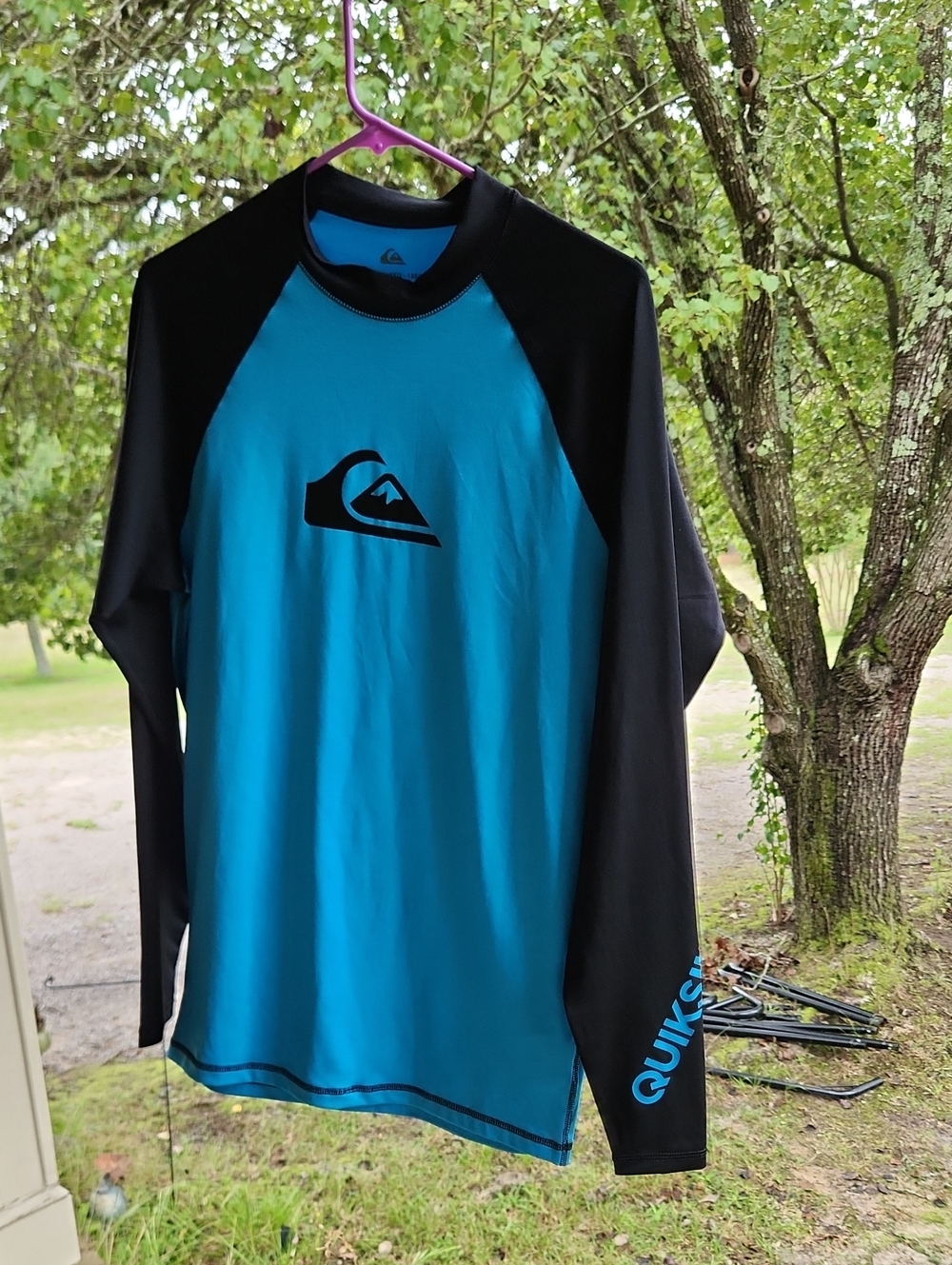 Quiksilver Men’s Long Sleeve Blue and Black Rash Guard Swim Shirt
